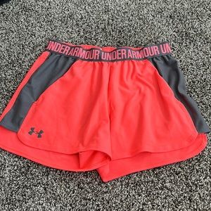 Women’s Under Armour Shorts Size M